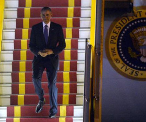 Ngày bận rộn đầu tiên của Tổng thống Obama tại Hà Nội