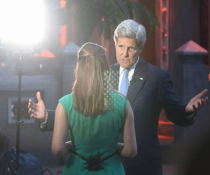 Ngoại trưởng Mỹ John Kerry dạo hồ Gươm