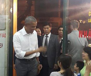 Tổng thống Obama mua 4 suất bún chả mang về