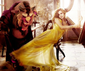 Emma Watson lấp ló sau hoa hồng trong teaser "Người đẹp và quái thú"