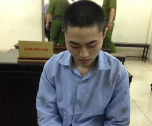 Mẹ nạn nhân Đỗ Đăng Dư bị đánh chết trong buồng giam nức nở ở tòa