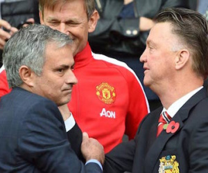MU: Mourinho báo cho Van Gaal biết quyết định sa thải