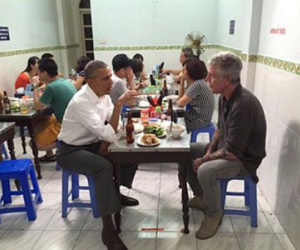 Người ngồi ăn bún chả với Tổng thống Obama là ai?