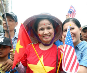 Người Sài Gòn ra đường đón Tổng thống Obama
