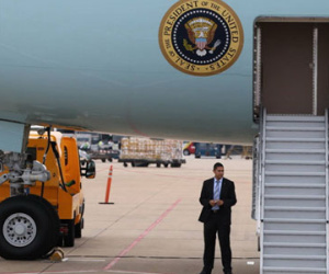 Air Force One - chuyên cơ Tổng thống Mỹ đang làm gì ở Tân Sơn Nhất?