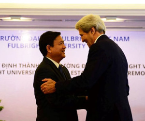 Ông Kerry chứng kiến trao quyết định thành lập ĐH Fulbright
