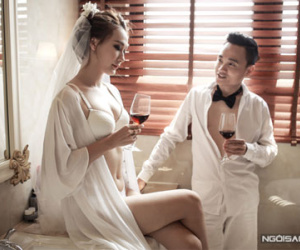 Cặp đôi Sài Gòn diện nội y táo bạo chụp ảnh cưới
