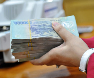 Lãi suất huy động đồng loạt giảm