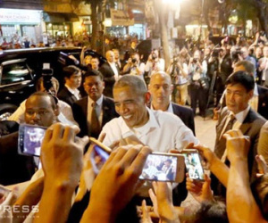 Nghị sĩ Mỹ kể về chuyến bay dài nhất đến Việt Nam của Obama