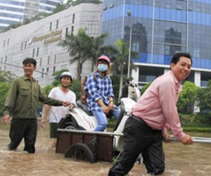 Hà Nội ngập nặng: Mải xây cao ốc, quên thoát nước?