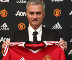 Mourinho ra mắt Old Trafford: "Dẫn dắt MU là một đặc ân"