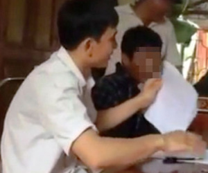 Nghi bắt cóc trẻ em, người đàn ông bị dân bao vây