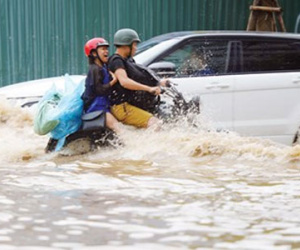 Ô tô ngập nước, cư dân khu đô thị mới thiệt hại tiền tỷ