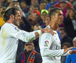 Ronaldo chê cú đúp của Barca thua xa Champions League