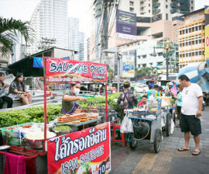 Thái Lan truy quét lao động chui, hàng rong Việt Nam lao đao