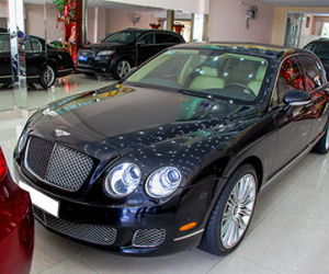Bentley Continental Flying Spur "lướt" giá 3,9 tỷ đồng tại Việt Nam