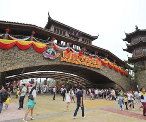 Tỷ phú giàu nhất Trung Quốc mở công viên giải trí tuyên chiến Disney