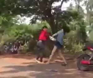 2 nữ sinh đánh nhau vì mâu thuẫn trên facebook bị hạ hạnh kiểm