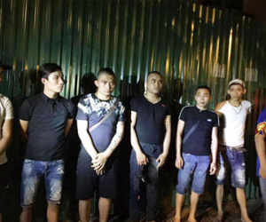 8 thanh niên "xăm trổ" đòi nợ thuê gặp "khắc tinh" 141
