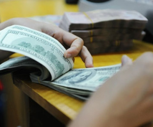 “Mở khoá” cho vay ngoại tệ: Có nới trần lãi suất huy động USD?