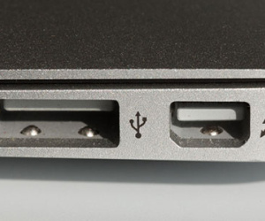 Phân biệt các cổng USB khác nhau bằng biểu tượng