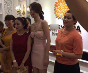 Sốc với trang phục xấu tệ của Ngọc Trinh