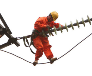 18 quận huyện ở TP HCM mất điện do sét đánh