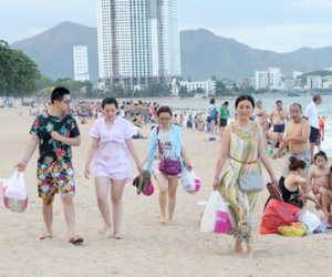 Người Trung Quốc làm "du lịch chui" ở Khánh Hòa