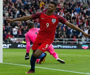 Rashford có chỗ, Townsend & Sturridge “gặp nguy”