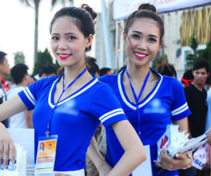 Dàn "hot-girl" khoe sắc trong chiến thắng của ĐT Việt Nam