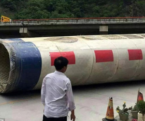 Trung Quốc: Mảnh vỡ tên lửa rơi trúng khu vực dân cư