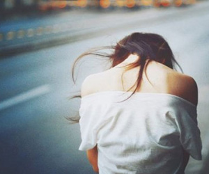 Bị hiếp dâm vì đi theo trai lạ là đáng đời?