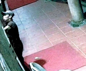 Đạo chích đột nhập ngôi đền cổ, phá 3 hòm công đức