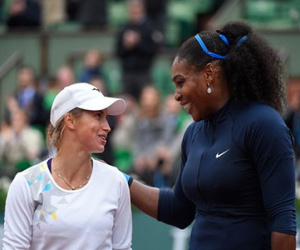 Dominic Thiem lập kỳ tích, Serena toát mồ hôi vào bán kết