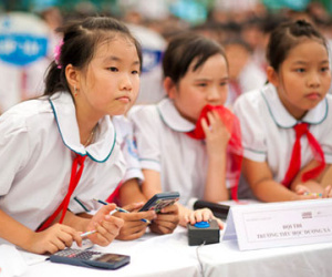 Khen thưởng cuối năm: Ai tin con mình giỏi thật?