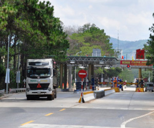 Làm 56km đường, đặt 2 trạm thu phí