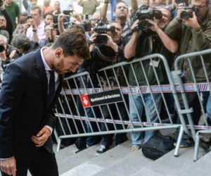 Messi bị sỉ nhục trước phiên tòa xử nghi án trốn thuế