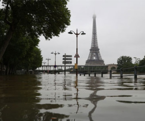 Paris lụt lịch sử ngay trước thềm Euro 2016