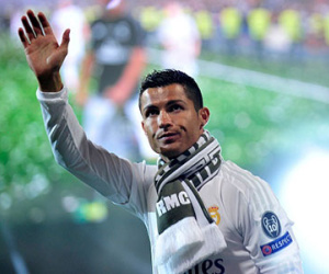 Ronaldo dùng toàn bộ tiền thưởng làm từ thiện