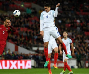 Vắng Ronaldo, Bồ Đào Nha thua sát nút trên đất Anh