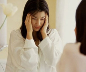 Vợ động thai vào viện, chồng "bận họp" với nữ đồng nghiệp trong… khách sạn
