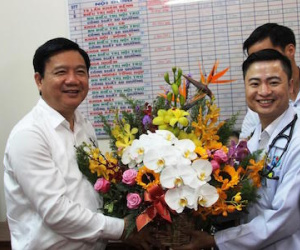 Bí thư Thăng gặp bác sĩ bỏ lương ngàn đô về quê