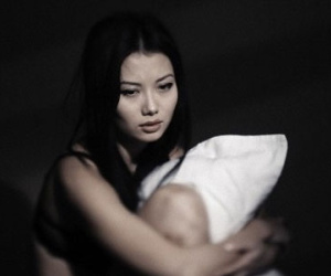 Mới cưới 2 tháng mà đêm nào tôi cũng khóc ướt gối