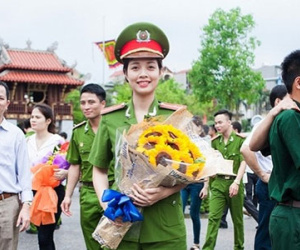 Nữ thủ khoa kép xinh đẹp của Học viện Cảnh sát Nhân dân