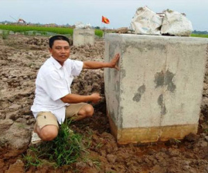 Phó Thủ tướng lệnh làm rõ vụ trụ điện “bê tông trộn đất”