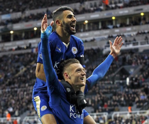 Sau Vardy, Arsenal "bắt cóc" luôn Mahrez