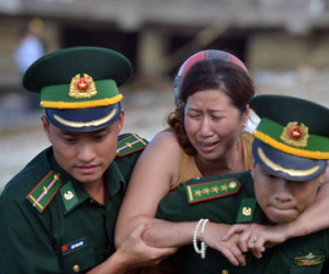 Tàu lật trên sông Hàn, vì sao chạy “chui” mà không ai phát hiện?