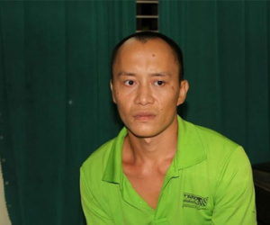Thanh niên dùng mảnh sành khống chế bé 18 tháng tuổi