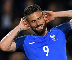 Giroud không đáng bị CĐV Pháp la ó