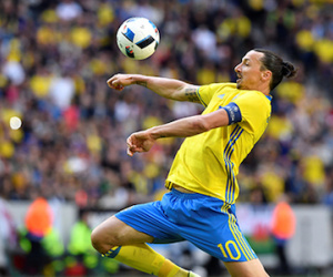 Ibrahimovic sẽ thông báo về tương lai trong hôm nay